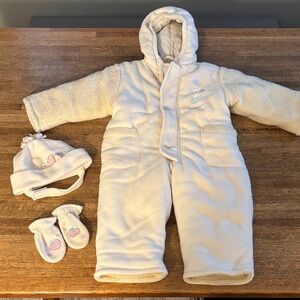 Healthtex Cream Color One Piece Bunting.Warm Fleece with Hat and Mittens Sz 18 M